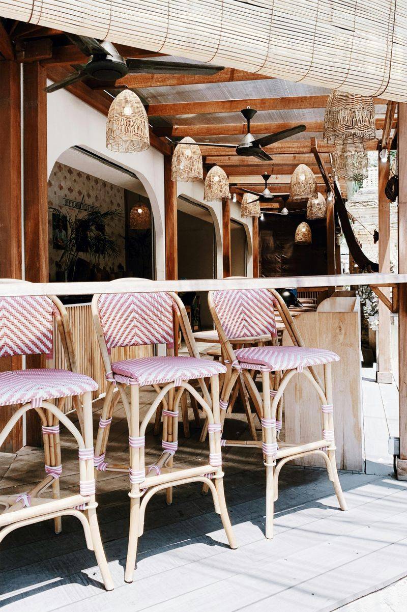 18 Florida Winter Porch Décor Ideas That Bring Coastal Charm To Cooler Months - Decor Hint Outdoor Ceiling Fan