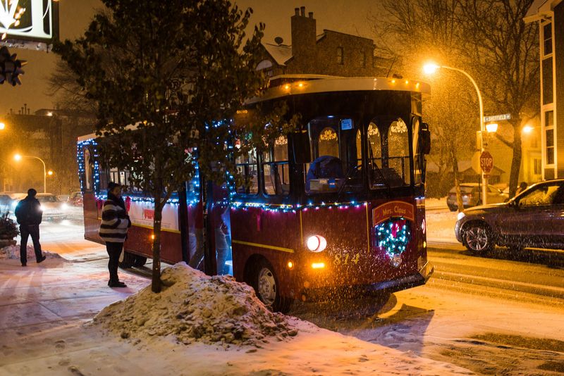 13 Naperville Winter Moments That Feel Straight Out Of A Holiday Movie - Decor Hint Holiday Lights Trolley Tour