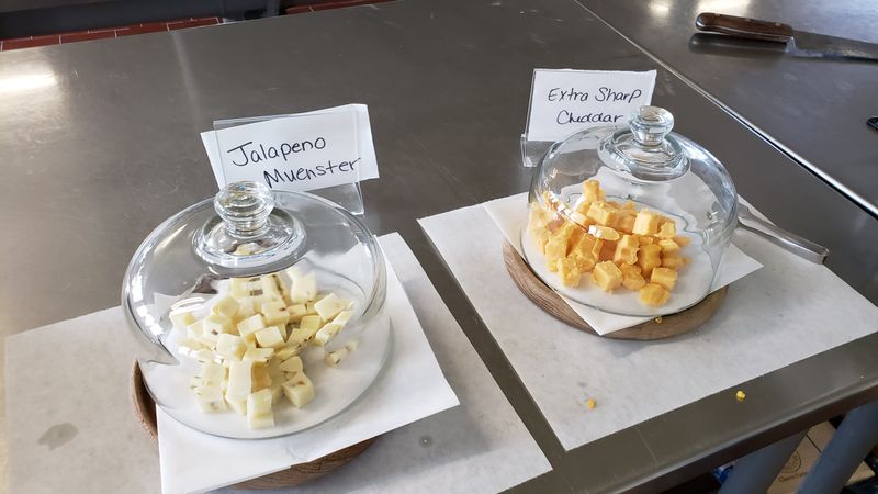 Wisconsin's Quirky Food Expressions That Outsiders Just Don't Get - Decor Hint Cheese Curds That Squeak
