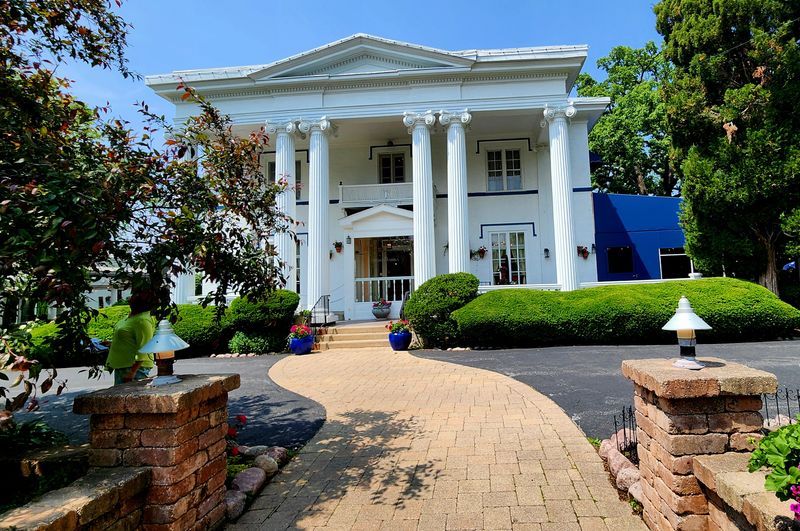 Your Guide To The Most Beloved Restaurants In Naperville - Decor Hint Mesón Sabika