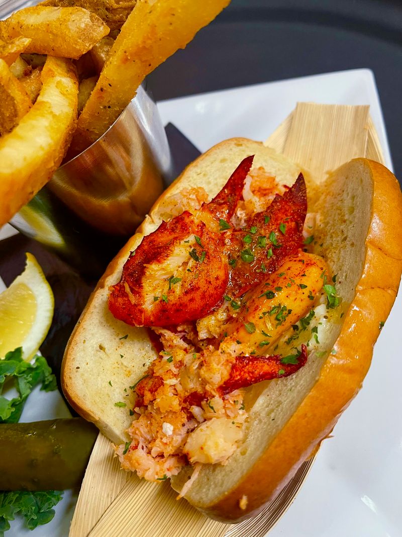 11 Scranton, Pennsylvania Restaurants Perfect For Meaningful Family Gatherings - Decor Hint Cooper's Seafood House