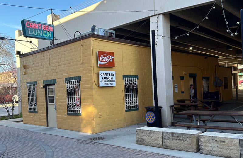 12 Iowa Cafés Serving Scratch Cooking And Sacred Pie - Decor Hint Canteen Lunch In The Alley