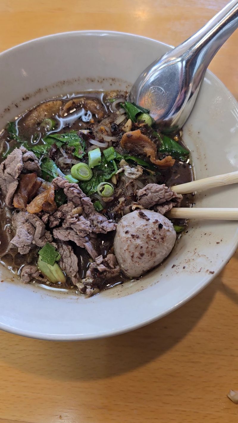 11 Los Angeles, California Eateries You Can't Miss This March - Decor Hint Mae Malai Thai House Of Noodles