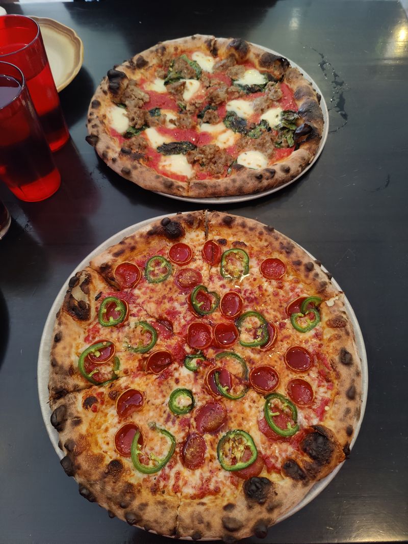 Pizzeria Lola