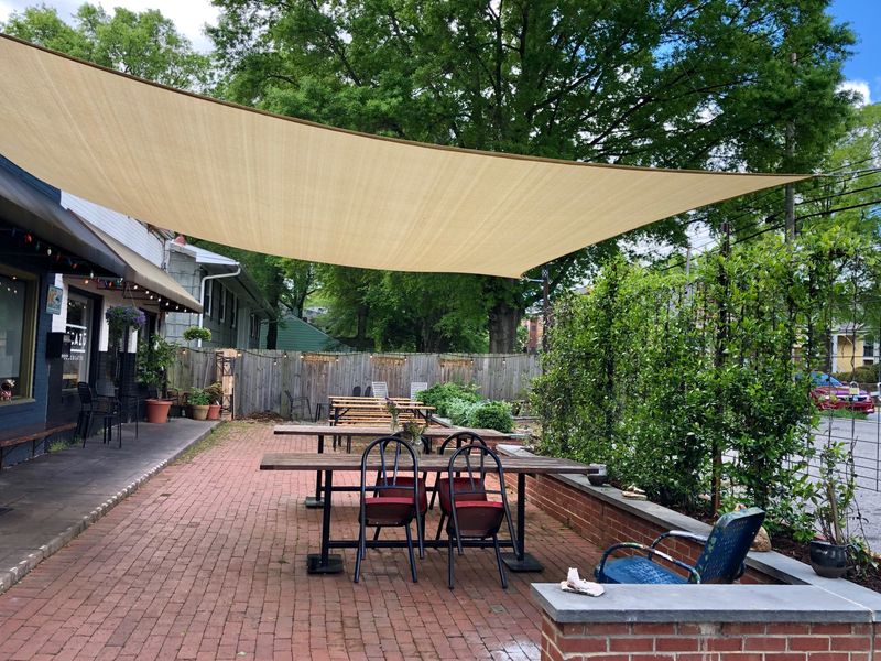 12 North Carolina Eateries Locals Loved Before The Lines Got Long - Decor Hint Stanbury