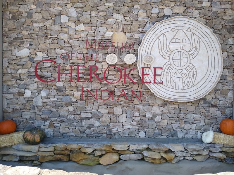 13 Rookie Mistakes To Skip When Visiting Cherokee, North Carolina - Decor Hint Skipping The Museum Of The Cherokee Indian
