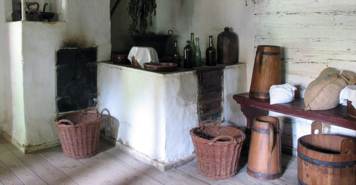 14 Charming Manchester Collectibles That Prove New Hampshire Style Is Timeless - Decor Hint