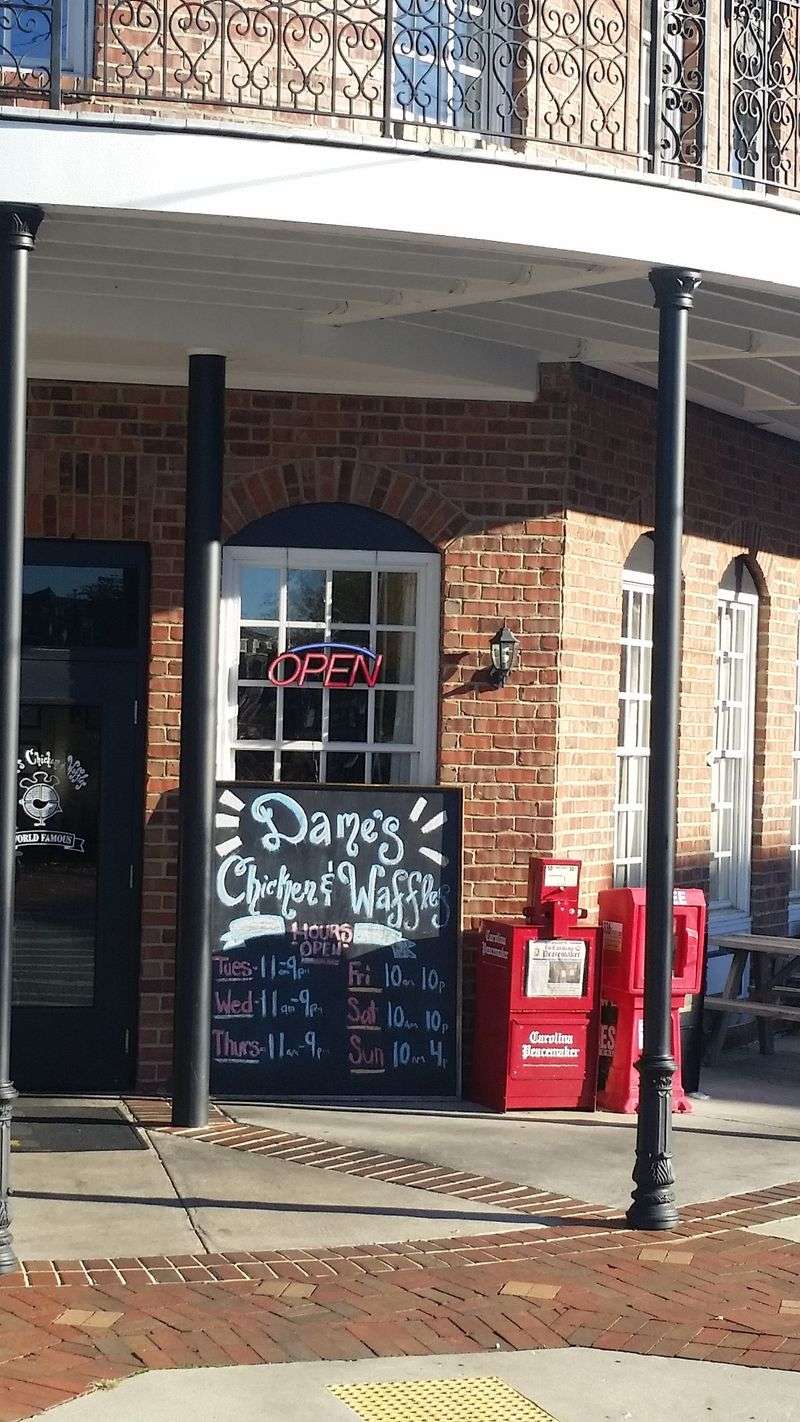 Dame's Chicken & Waffles