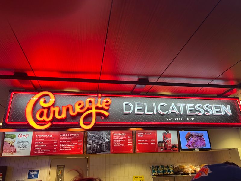 15 Classic New York Delis That Never Go Out Of Style - Decor Hint Carnegie Deli
