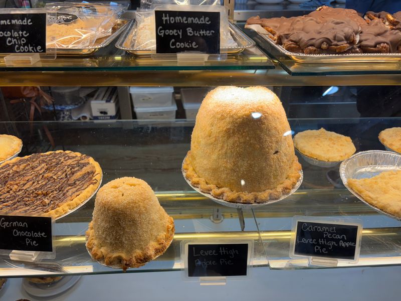 Blue Owl Restaurant & Bakery