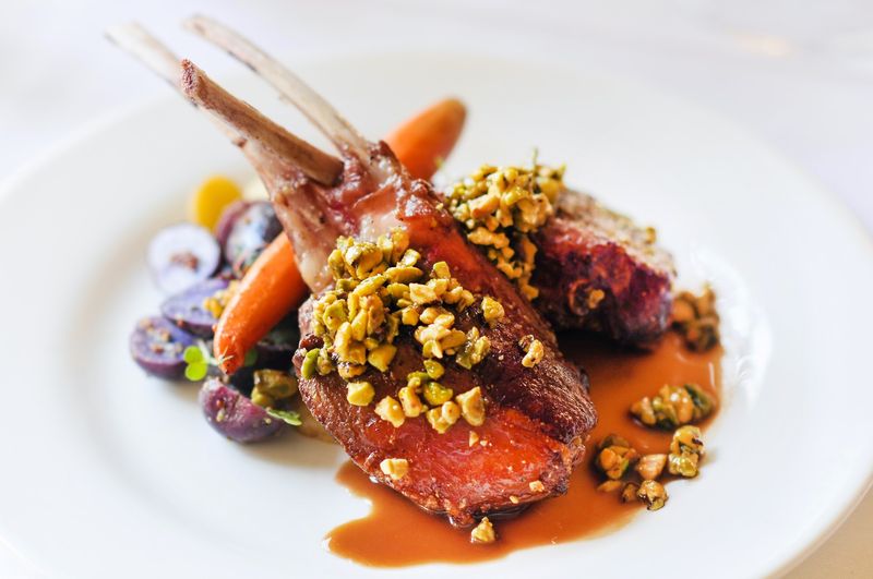 9 Colorado Mountain Restaurants Serving Charming Views With Every Bite - Decor Hint Cliff House Dining Room