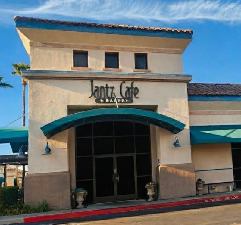 This Mennonite Family Bakery In California Serves Scratch-Made Comfort Classics - Decor Hint Three California Locations Serve The Central Valley