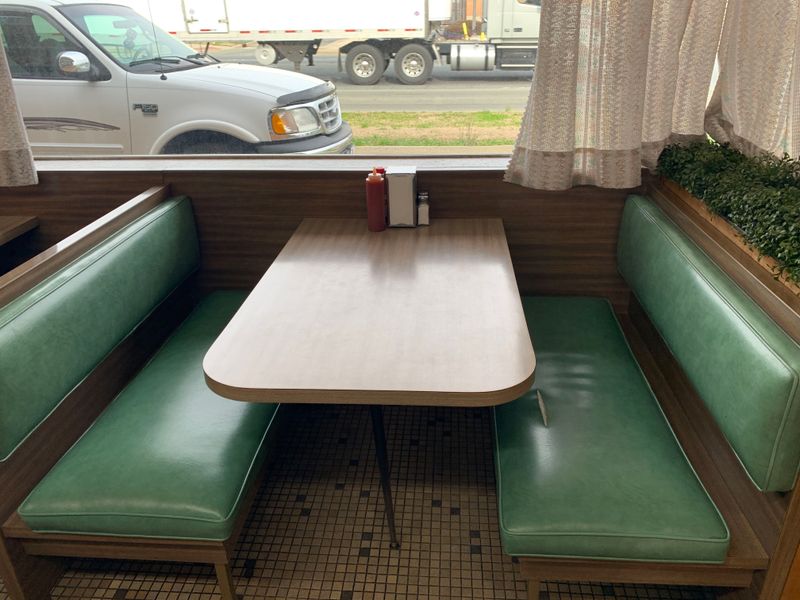 Cozy Seating Creates Intimate Dining