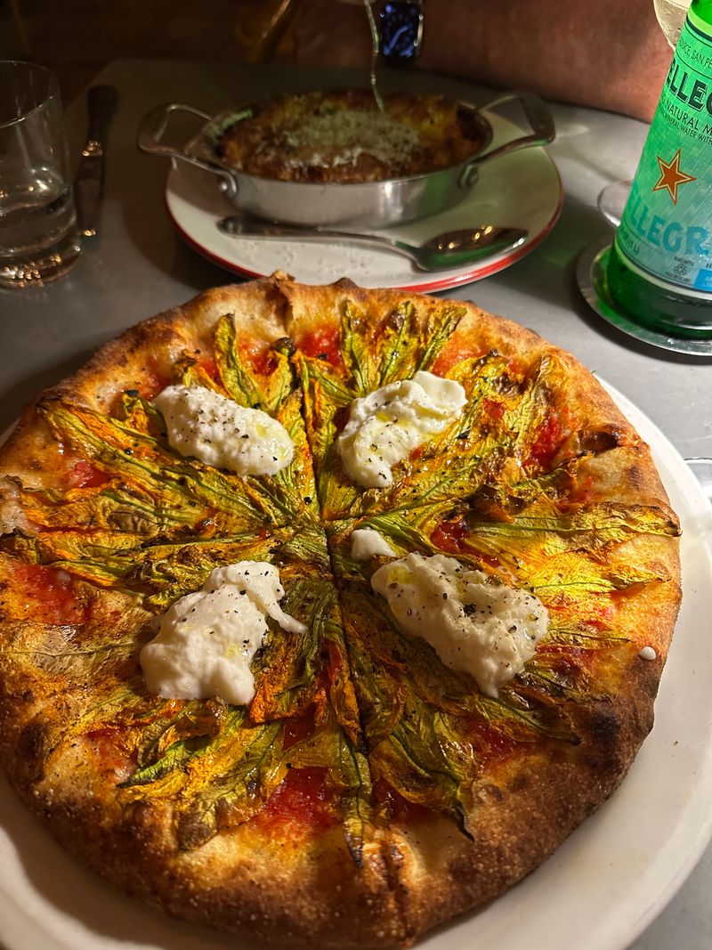 12 California Pizzerias That Loyal Customers Pick Over National Chains - Decor Hint Pizzeria Mozza