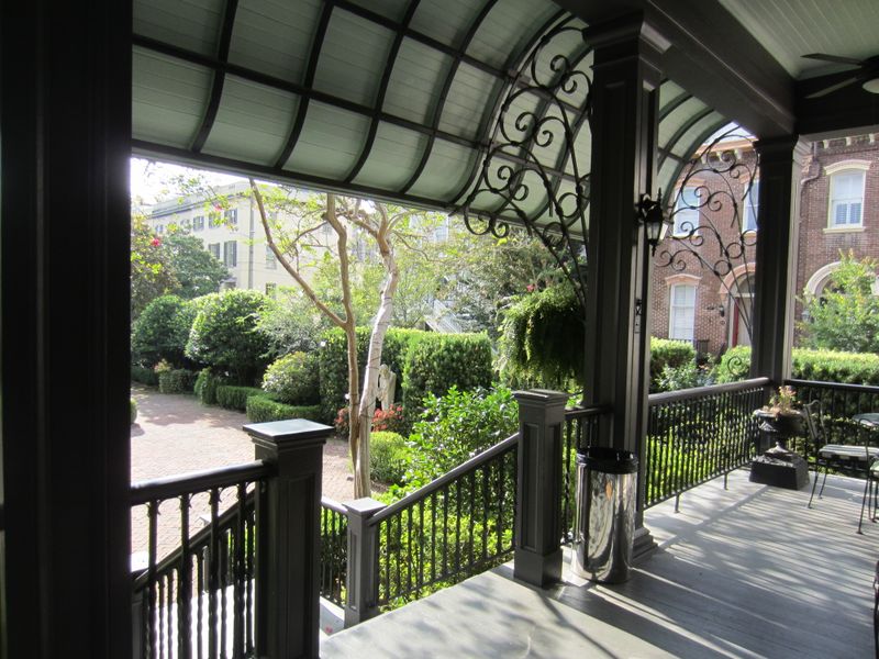 This Exquisitely Preserved Georgia Mansion Is A Masterpiece Of Old-World Southern Elegance - Decor Hint Educational Tours And Programs