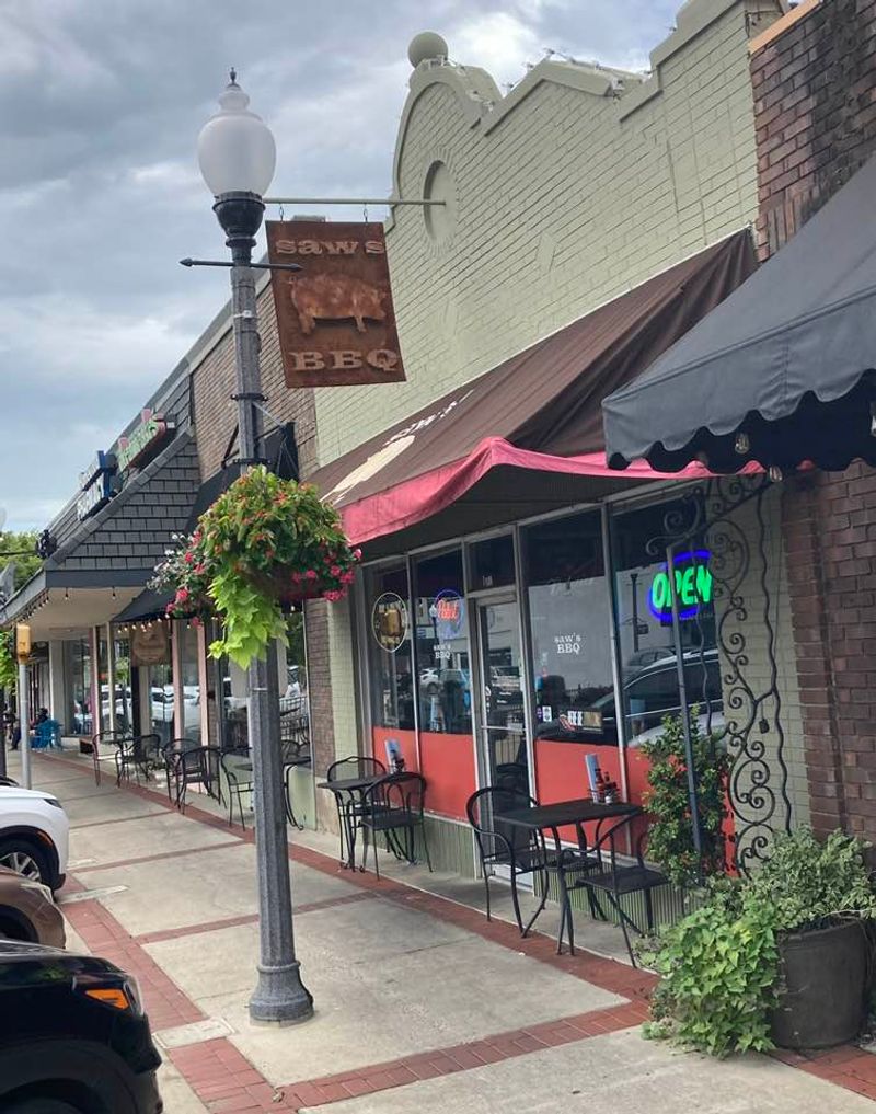 Alabama BBQ Joints That Let The Smoke Do The Work - Decor Hint Saw's BBQ