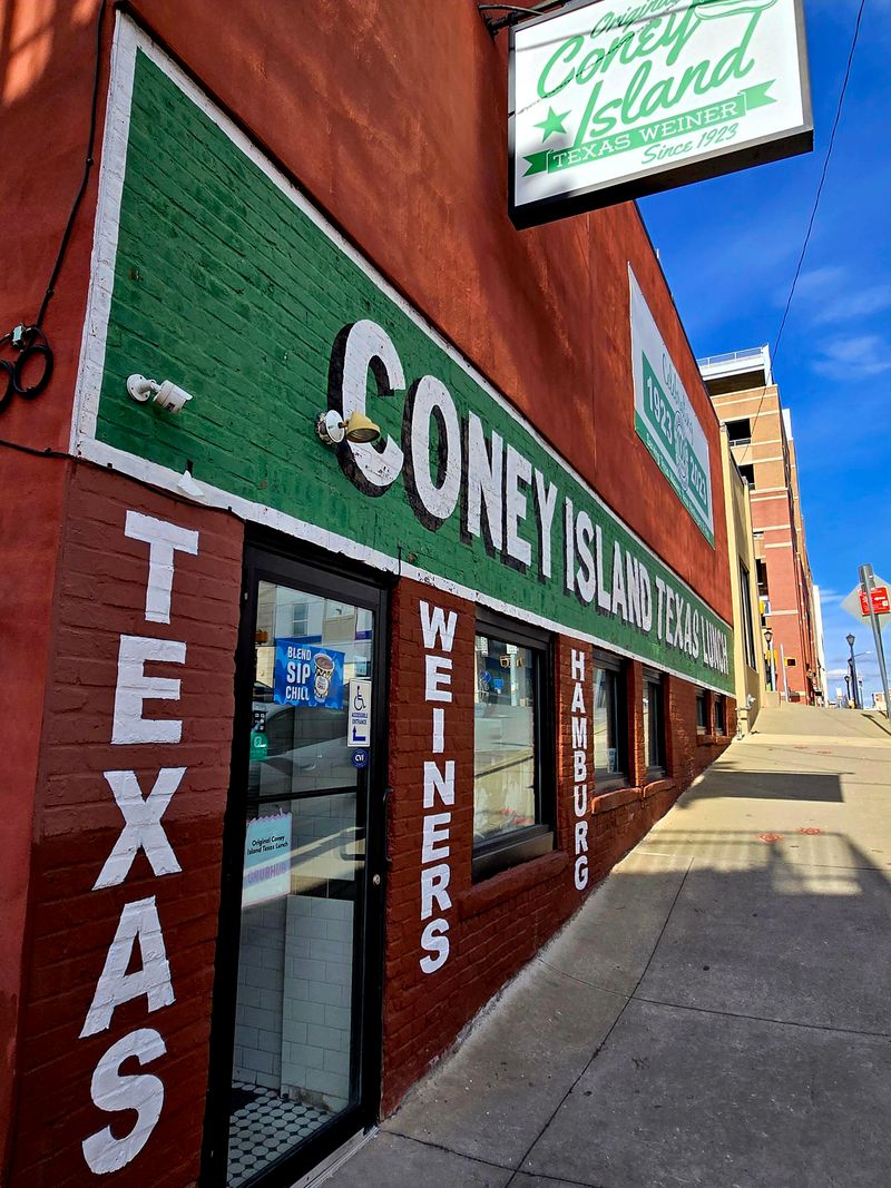 11 Scranton, Pennsylvania Restaurants Perfect For Meaningful Family Gatherings - Decor Hint Coney Island Lunch