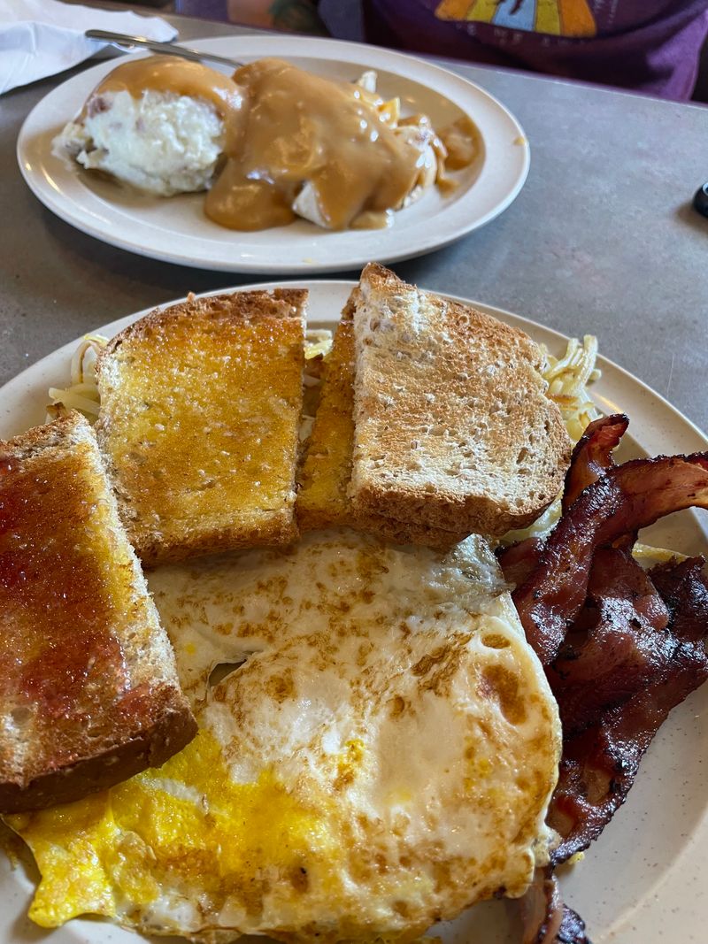 Nebraska's Most Beloved Hole-In-The-Wall Restaurant - Decor Hint The Big Diner Haystack Omelet