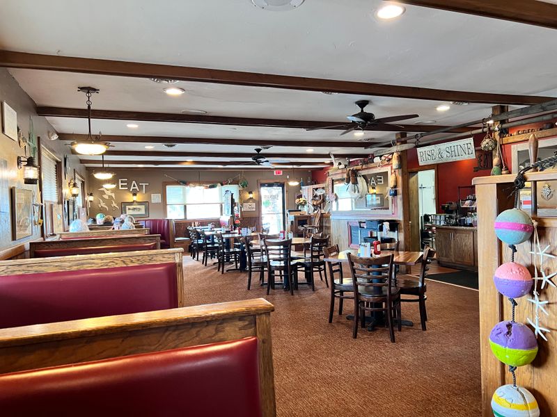 Nautical Decor That Transports You To The Coast