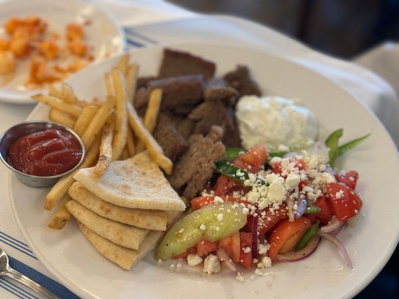 Sunday Brunch Specials That Draw Crowds