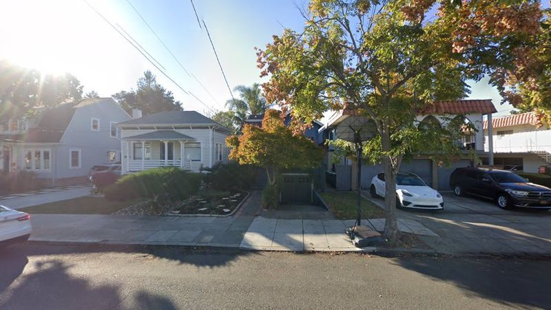 Bay Street Queen Anne Shows Architectural Significance