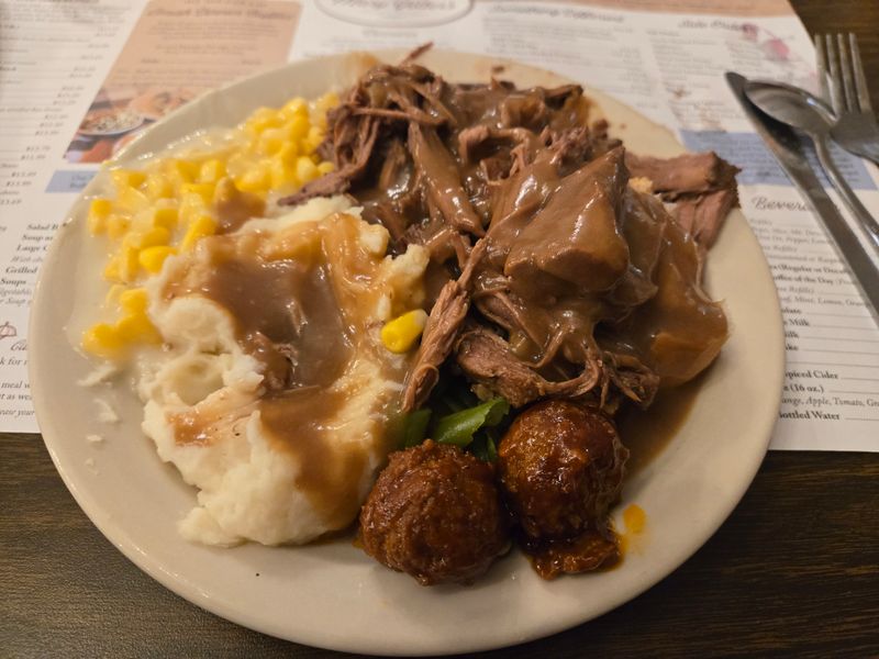 10 Classic Ohio Restaurants That Prove Great Food Doesn't Cost A Fortune - Decor Hint Mary Yoder’s Amish Kitchen