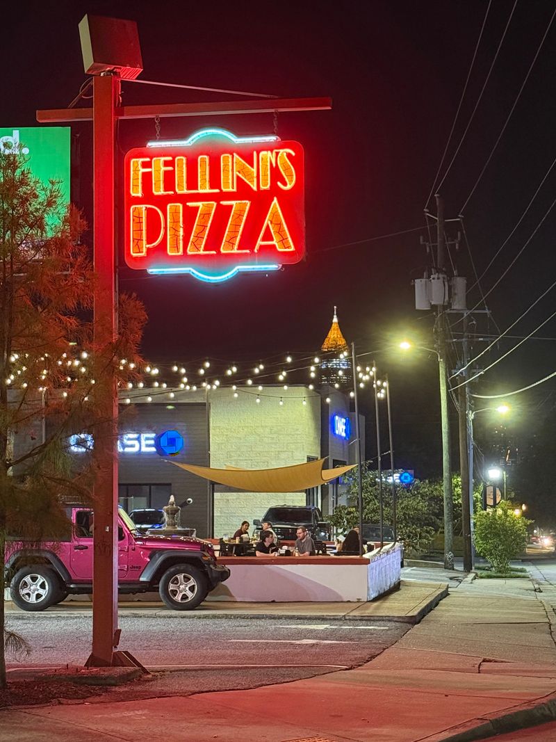 Georgia's Best Family-Run Italian Spots For Cozy, Delicious Dining - Decor Hint Fellini's Pizza