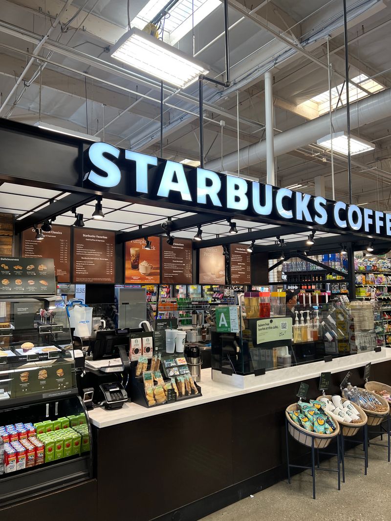 These 15 Culinary Stops In Kingsland, Georgia Make I-95 Travel Way More Delicious - Decor Hint Starbucks