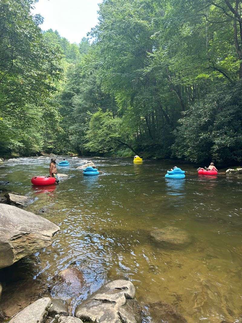 Discover The Best Of North Carolina's Smoky Mountains - Decor Hint Deep Creek: Waterfalls And Tubing Adventures