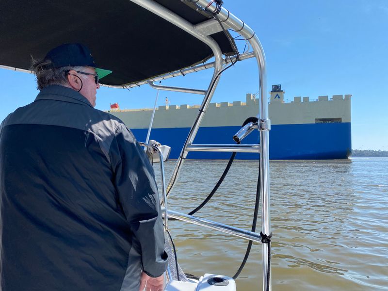 Locals Swear These 15 Haunted Georgia Ghost Tours Are The Real Deal - Decor Hint St. Simons Island Lighthouse Ghost Tour