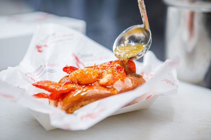 This Georgia Food Truck Serves Lobster Rolls Worth Crossing Counties For - Decor Hint Lobster Shipped Fresh From Maine Within 48 Hours