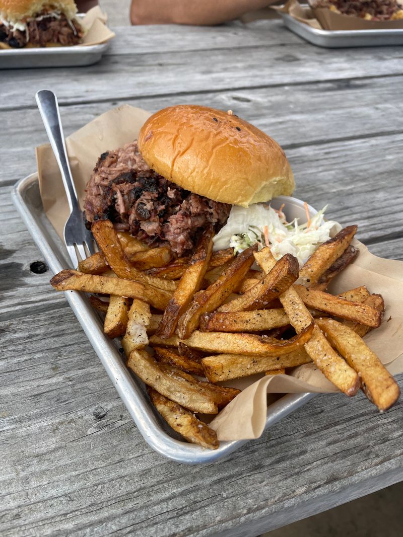 North Carolina's Barbecue Champion You Need On Your Plate - Decor Hint Welcoming Atmosphere With Friendly Service