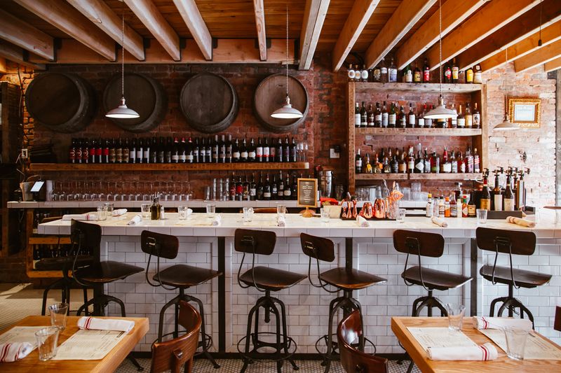16 Hidden-Spot Georgia Restaurants That Regulars Keep To Themselves - Decor Hint Aria