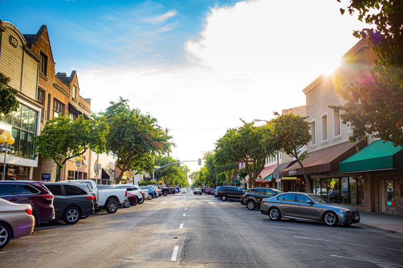 These 12 California Towns Are So Affordable, Living On Social Security Actually Works - Decor Hint Visalia