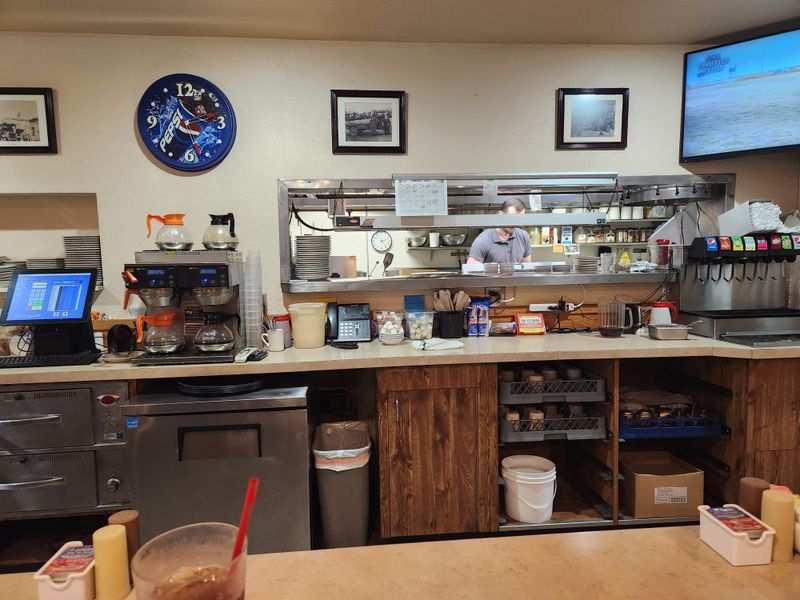 12 Washington Gas Station Foods Locals Swear Are Shockingly Good - Decor Hint Hot Breakfast Sandwiches With Fresh Eggs