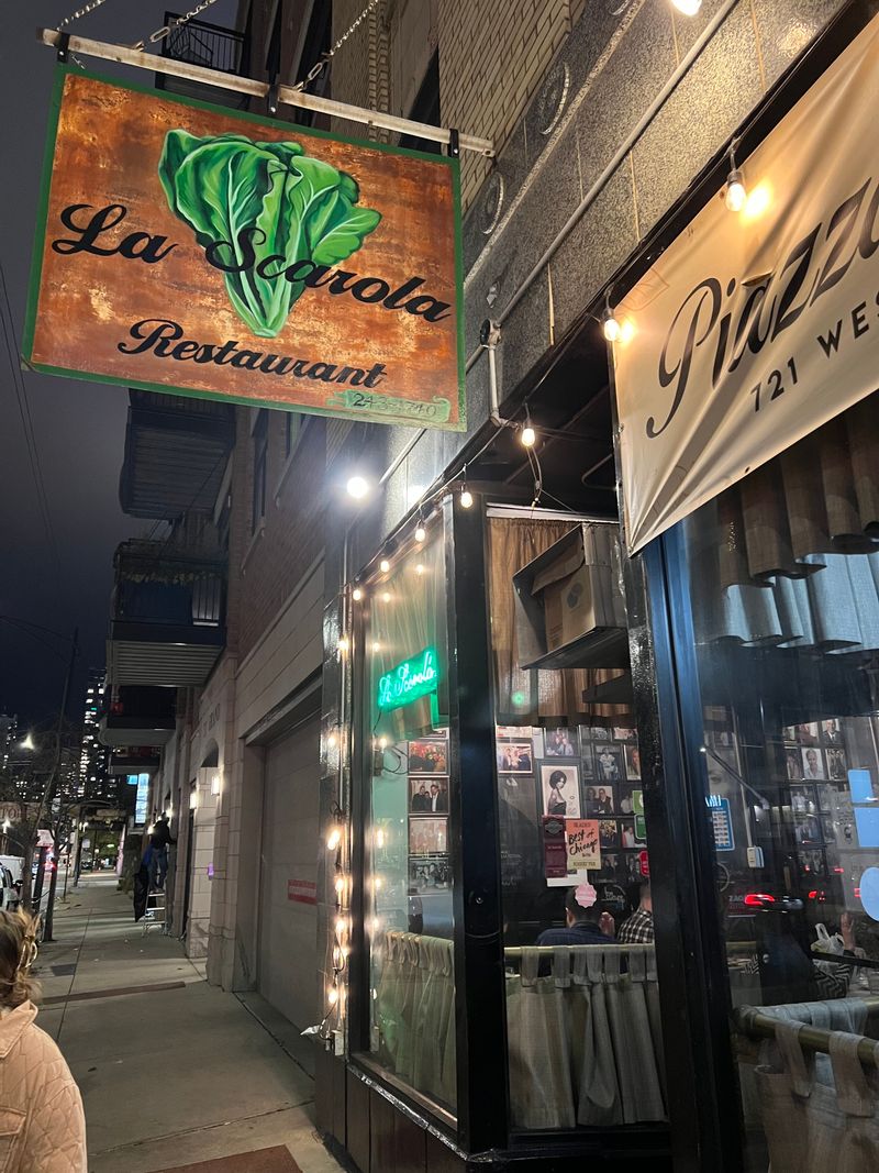 The 11 Illinois Italian Spots Locals Rarely Brag About But Always Visit - Decor Hint La Scarola