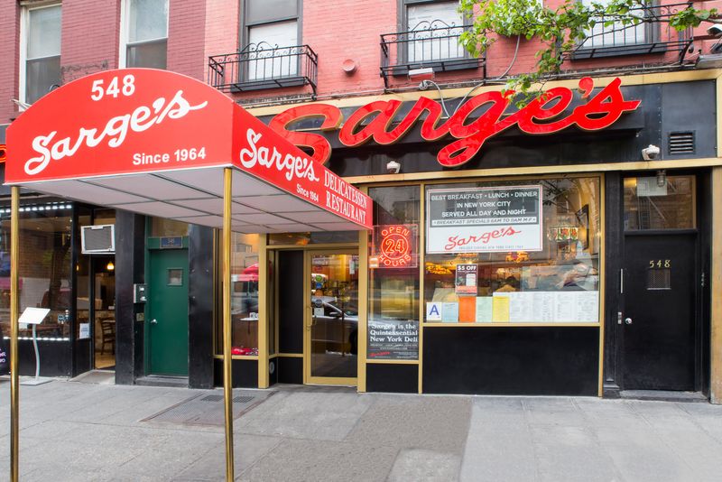 15 Classic New York Delis That Never Go Out Of Style - Decor Hint Sarge's Delicatessen & Diner