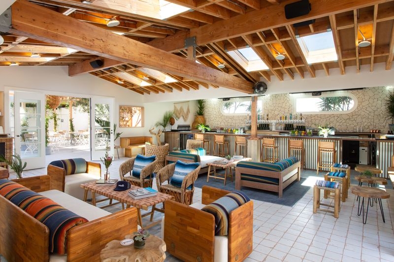 16 California Coastal Restaurants Where The Views Are As Good As The Food - Decor Hint The Waterfront Venice