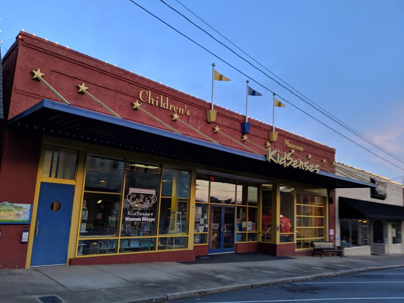 A Delightful North Carolina Town That Feels Straight Out Of A Postcard - Decor Hint KidSenses Children's Museum