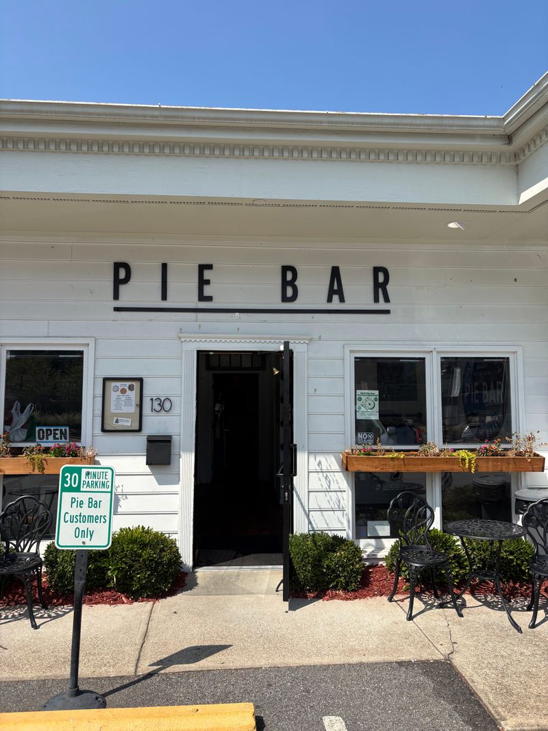 Beloved Georgia Restaurants Known For Their Incredible Homemade Pie - Decor Hint Pie Bar (Woodstock)