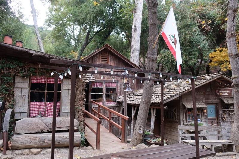 This California Tri-Tip Is Worth Driving Across The State For - Decor Hint Historical Artifacts On The Grounds