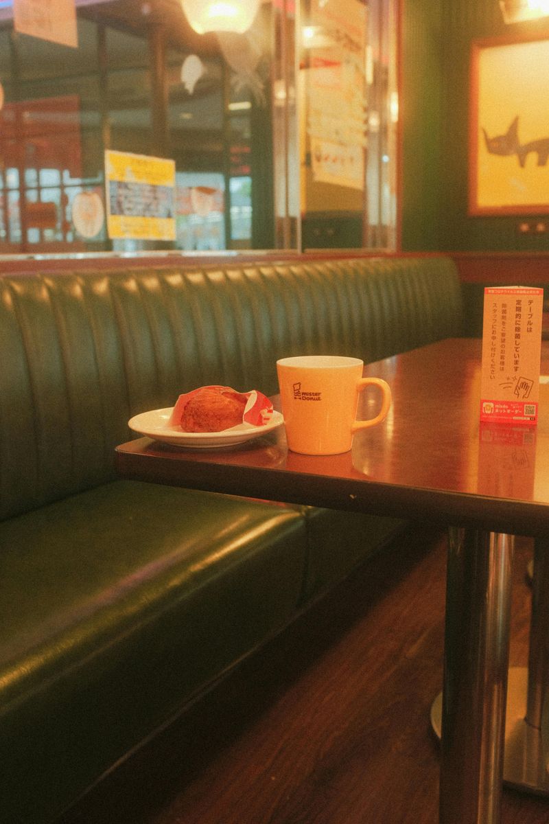 North Carolina Experts Reveal 12 Couch Colors To Avoid - Decor Hint Rich Burgundy Velvet