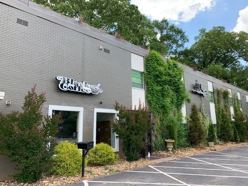 15 Feel-Good Cafés Across Georgia Where Cozy Vibes And Kittens Steal The Show - Decor Hint Black Coffee Atlanta