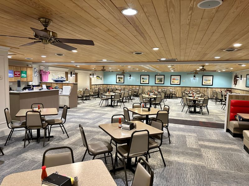 These North Carolina Seafood Chains Never Disappoint Locals - Decor Hint Pier 41 Seafood