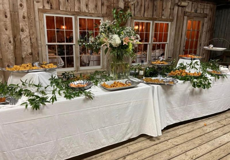 12 Alabama Family-Owned Fried Chicken Spots That Taste Like Sunday Supper - Decor Hint Ezell’s Fish Camp & Chicken