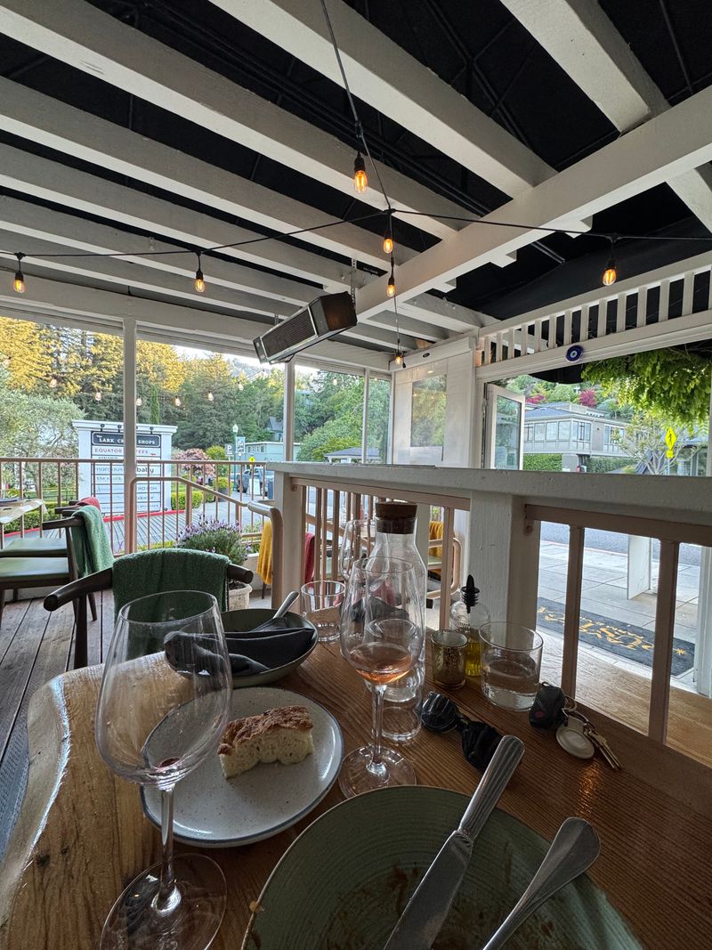 16 Hidden-Spot Georgia Restaurants That Regulars Keep To Themselves - Decor Hint Tavola Rustica - Larkspur