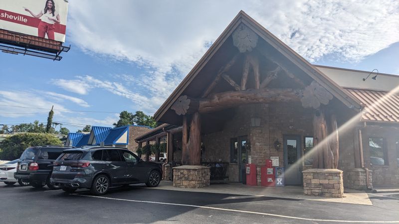 14 Restaurants Across North Carolina Serving Tenderloins That Wow Every Time - Decor Hint Stone Ridge Tavern