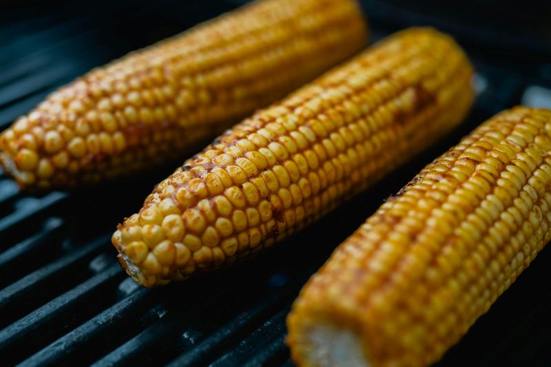 12 Outstanding Iowa Dishes Locals Will Defend With Passion - Decor Hint Sweet Corn On The Cob