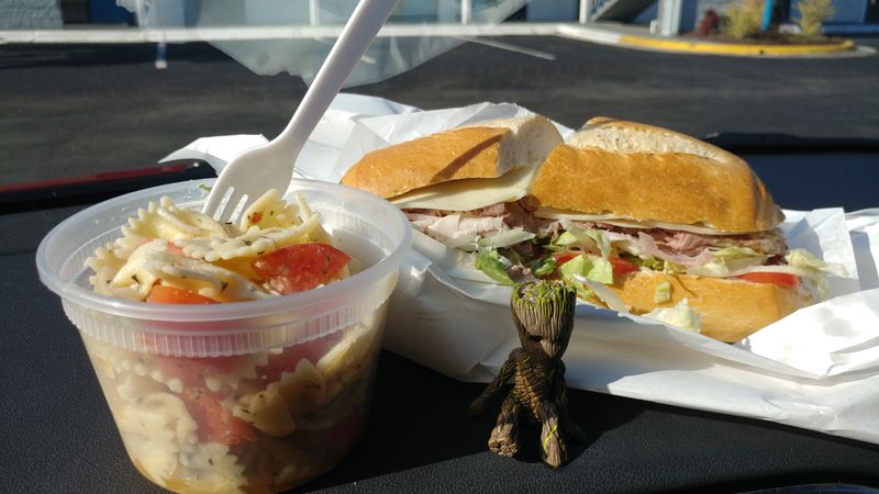 This North Carolina Coastal Spot Quietly Delivers Rustic Italian Bliss - Decor Hint Catering That Makes You The Party Hero