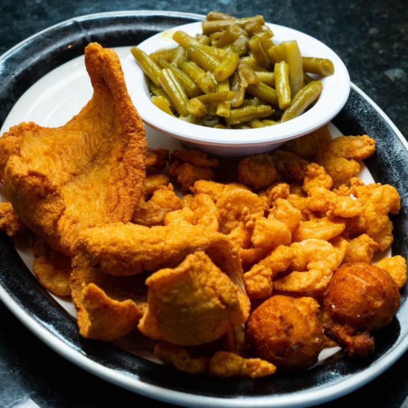 Gus' Family Restaurant, Monroe